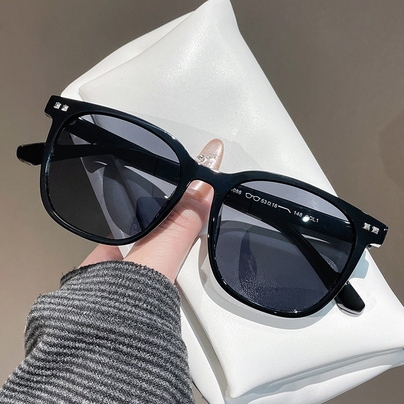 Damen zeitlose Sonnenbrille im modernen Rechteckdesign Brehn