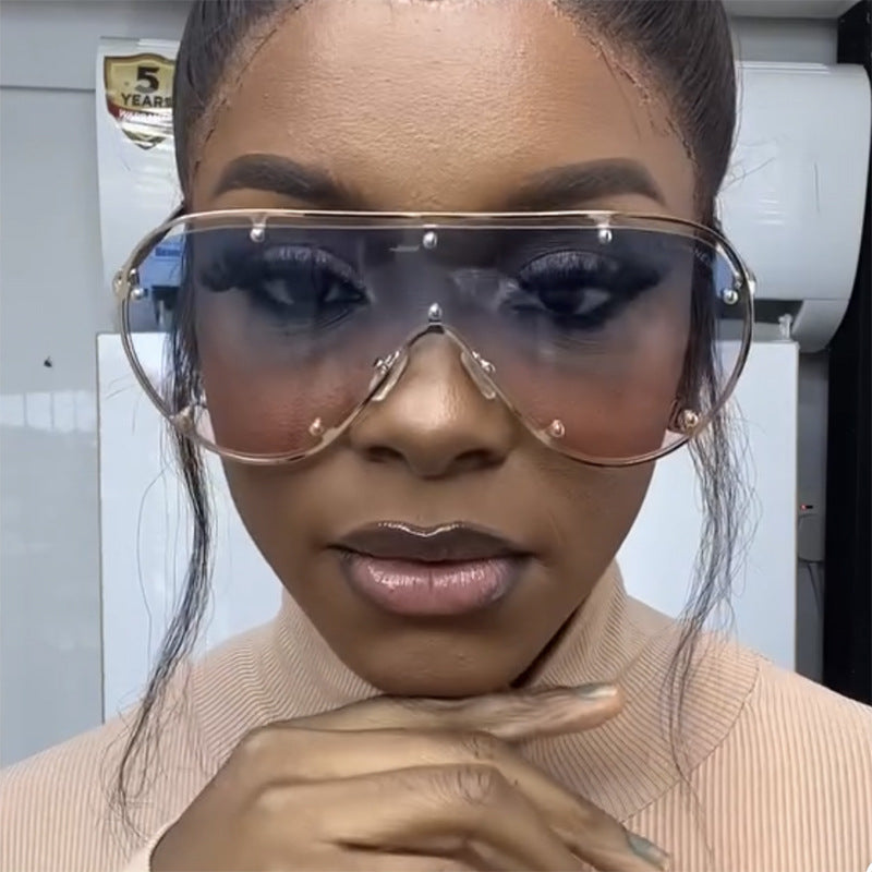 Damen modische oversized Sonnenbrille im stilvollen Retro-Design Brehn