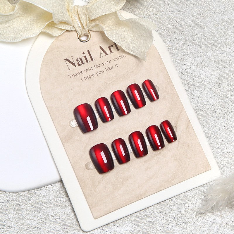 Glänzendes Press-On Nagelset mit elegantem Finish Brehn