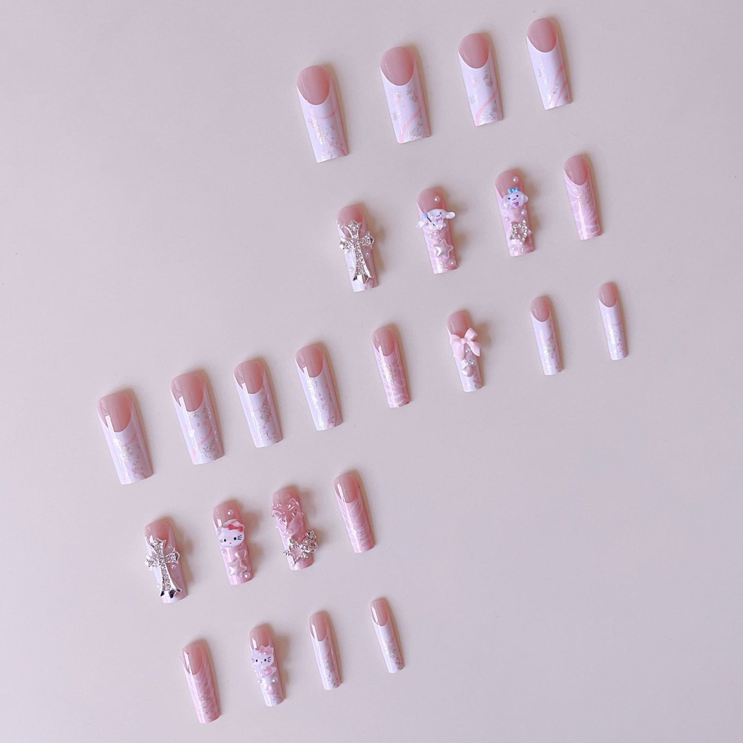 Kunstnagelset mit verspieltem 3D-Design Brehn