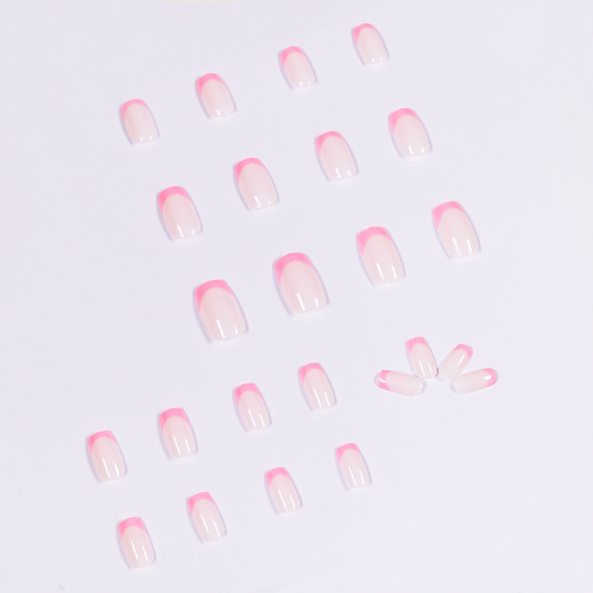 Künstliche Nagelkunst mit eleganter French-Spitze Brehn