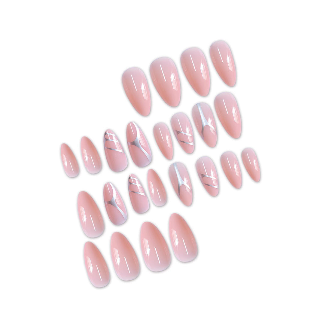 Eleganter Stiletto Press-On Nail Set mit künstlerischen Metallelementen Brehn