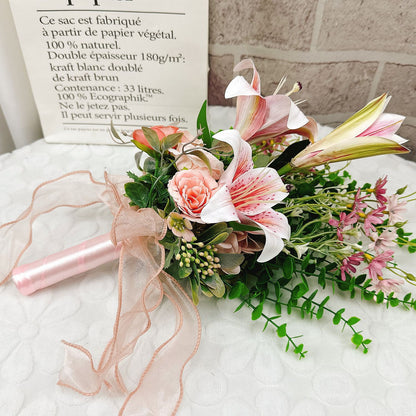 Elegantes florales Hochzeitsbouquet