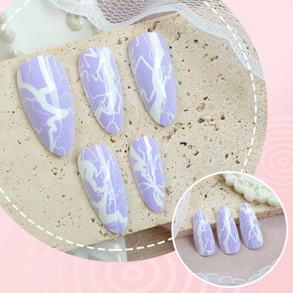 Künstlerisches Press-On Nagelkunst-Set mit Blitzdesign Brehn