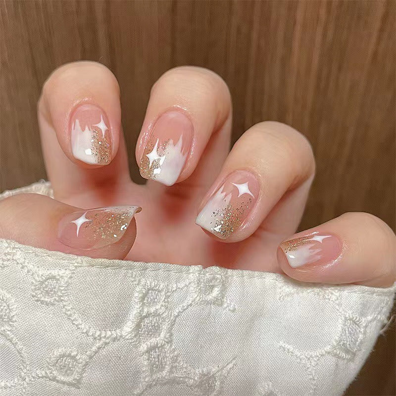 Kunstvolle Stiletto Nagelspitzen Brehn