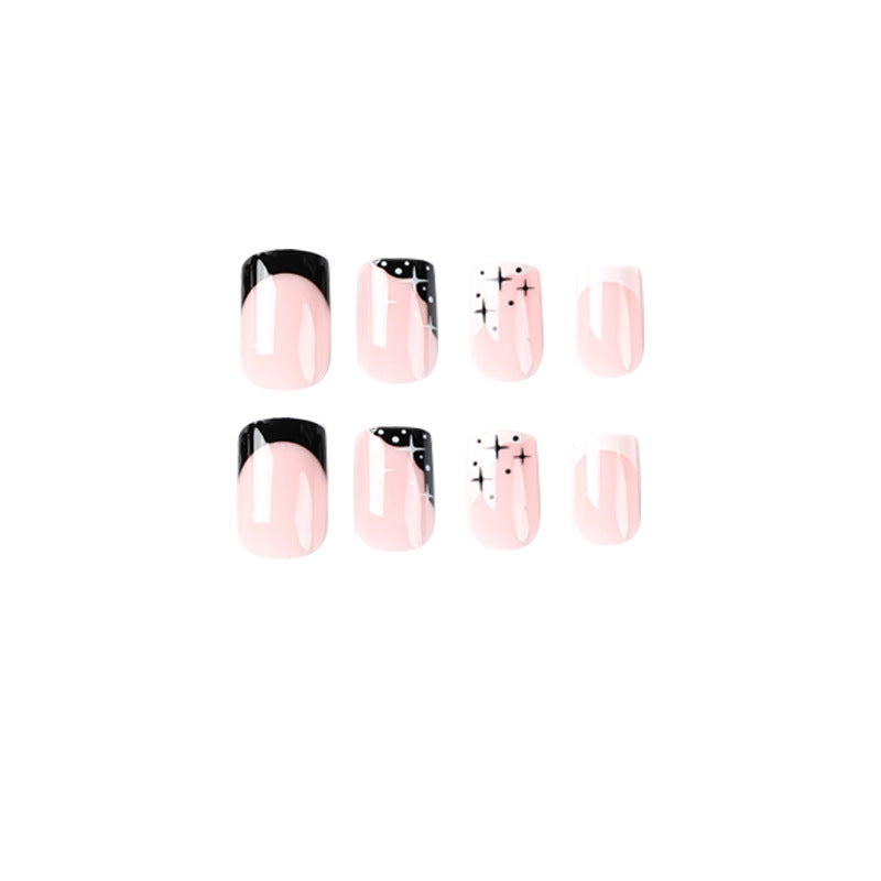 Kunstvolle Nagelkunst mit reflektierenden Akzenten Brehn