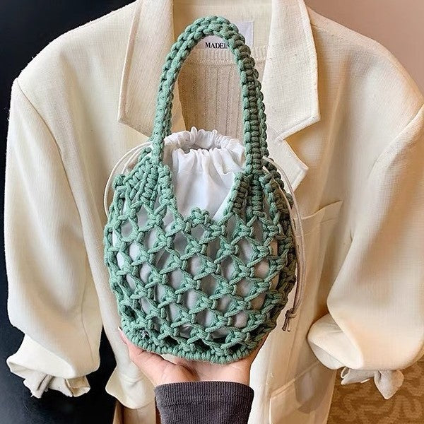 Modische Handtasche Aus Geflochtenem Material Brehn