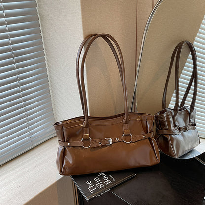 Elegante Handtasche aus Lackleder