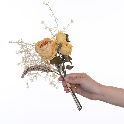 Romantischer Trockenblumenstrauß