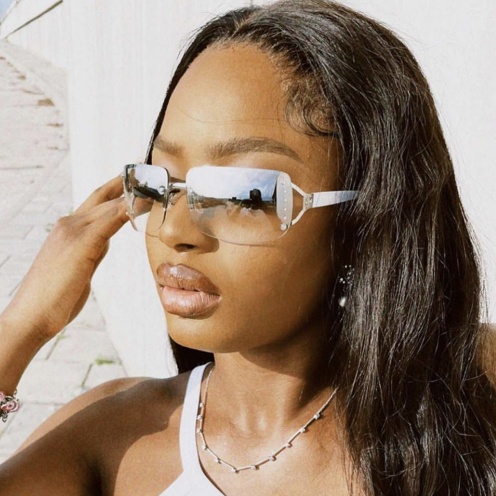 Damen extravagante Sonnenbrille im modernen Design mit feinen Akzenten Brehn