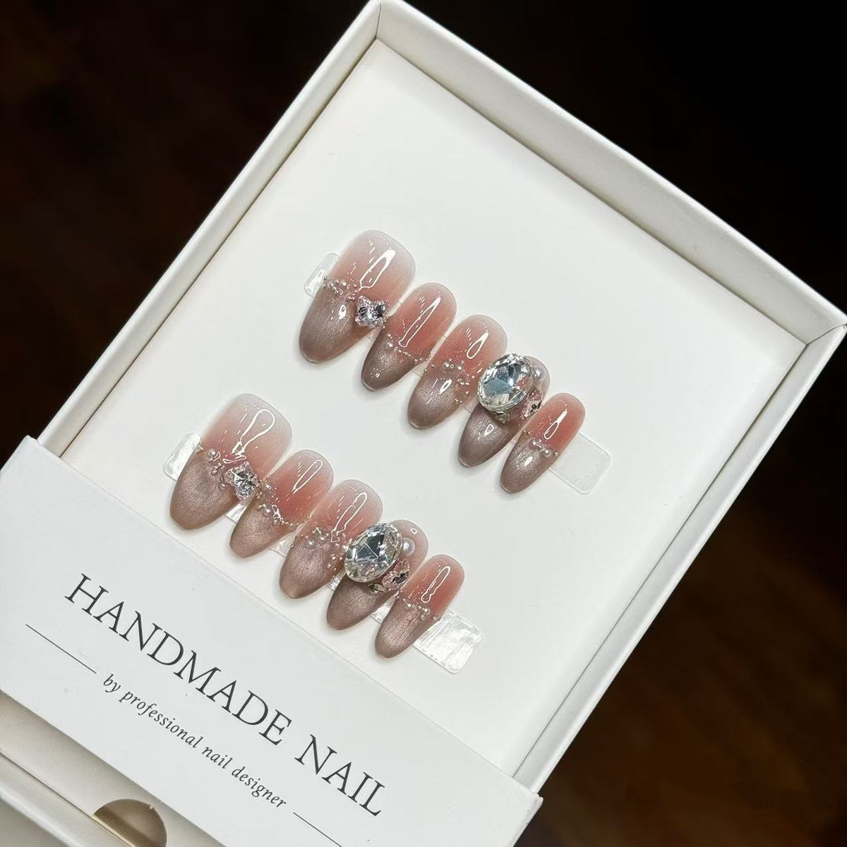 Eingehender maßgeschneiderter Luxus Press-On Nagelset