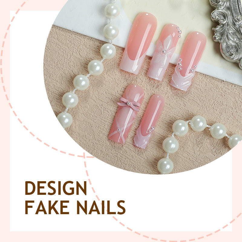 Künstliche Nagelsets mit eleganten floralen Akzenten Brehn