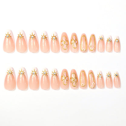 Elegante florale Design-Nagelverzierung Brehn