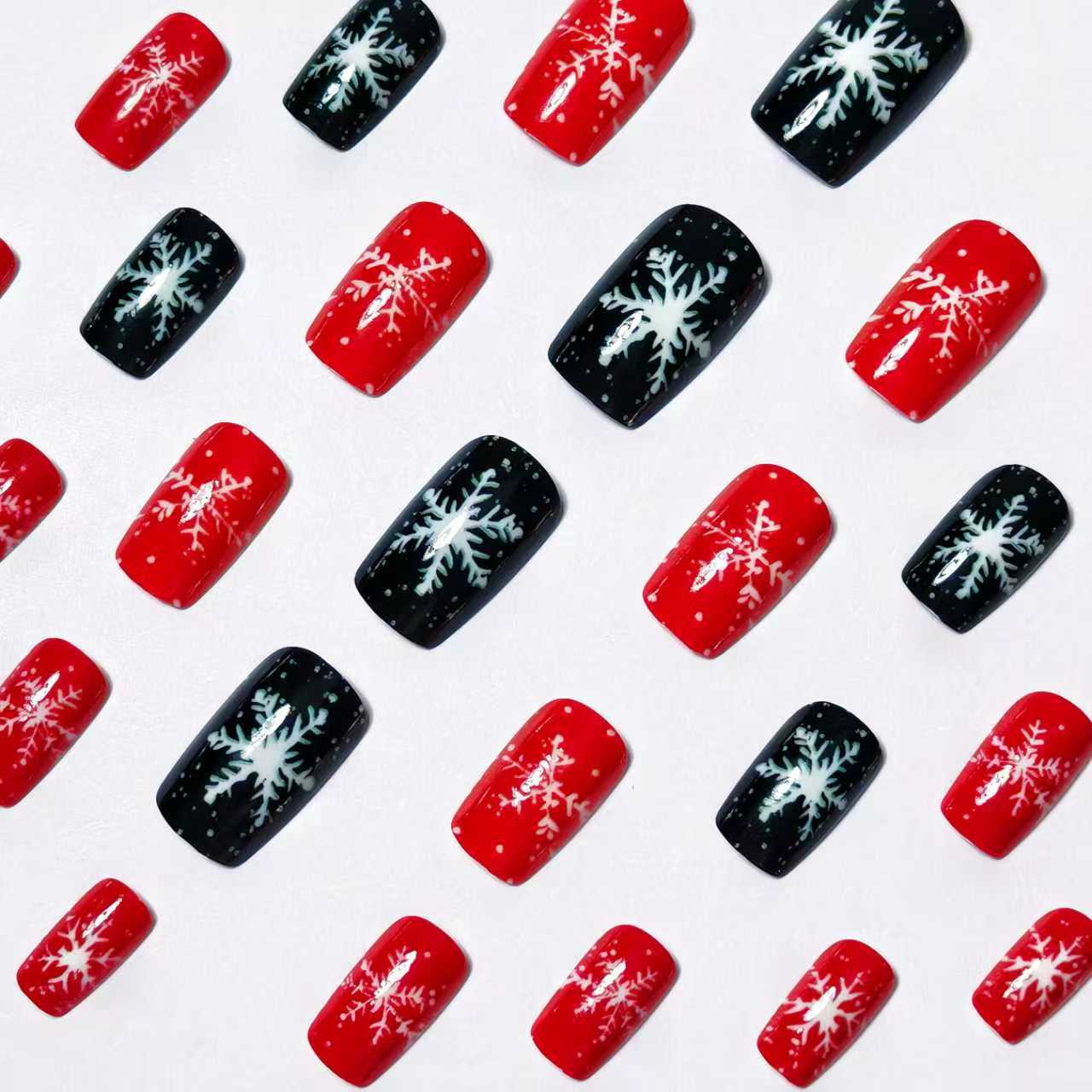 Kunstnägel mit Winterlichem Schneeflocken-Motiv Brehn
