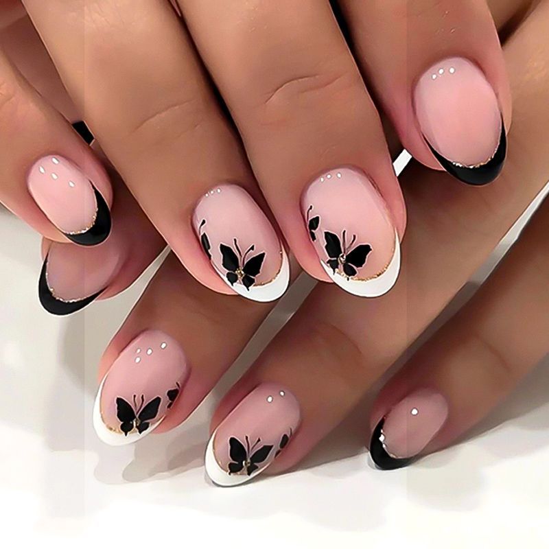 Kunstnagelset mit eleganten Schmetterlingsmotiven Brehn