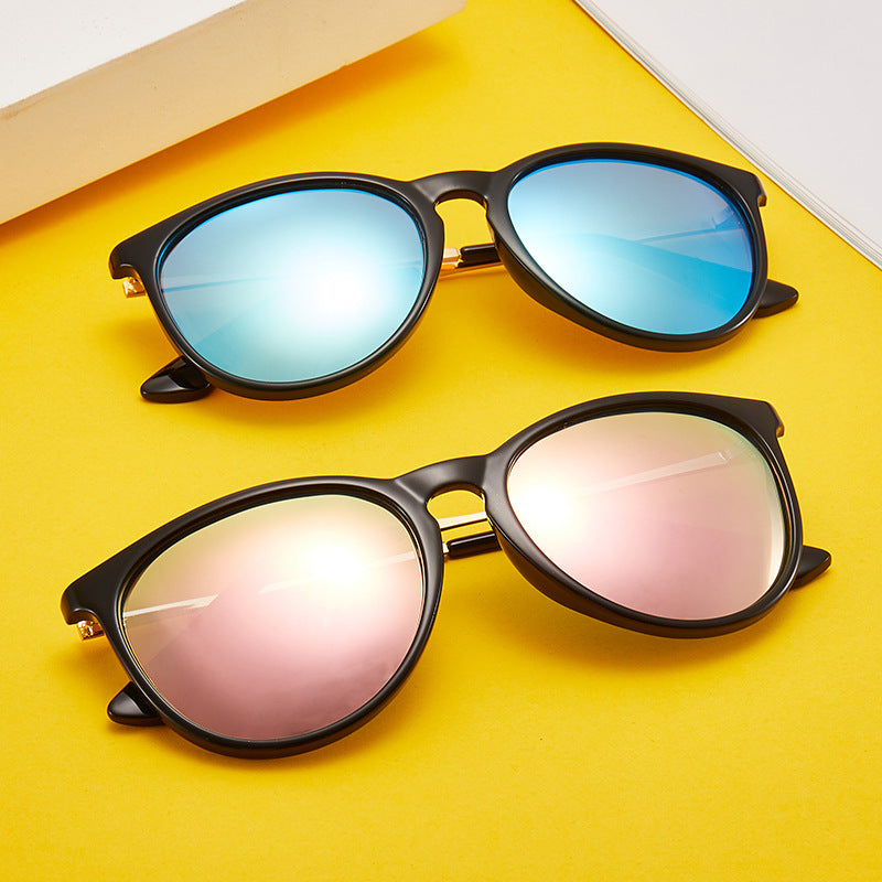 Damen modische und elegante Sonnenbrille mit hochwertigem Kunststoffrahmen und verspiegelten Gläsern Brehn