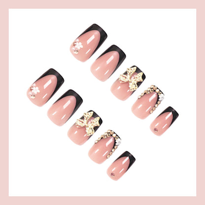 Künstliche Nagelverzierungen mit glamourosem Design Brehn