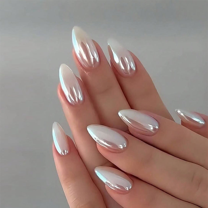 Glänzende Stiletto Press-On Nageltipps Brehn