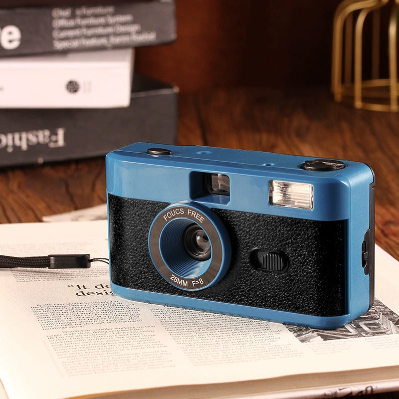 Wiederverwendbare 35-mm-Filmkamera mit Blitz Brehn
