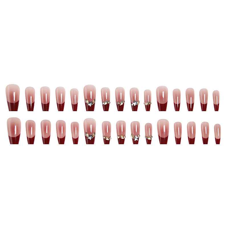 Kunstnagelset mit eleganten glitzernden Akzenten und romantischem Design Brehn