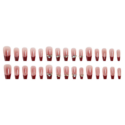 Kunstnagelset mit eleganten glitzernden Akzenten und romantischem Design Brehn
