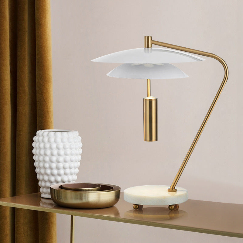 Moderne Minimalistische Tischlampe mit elegantem Design