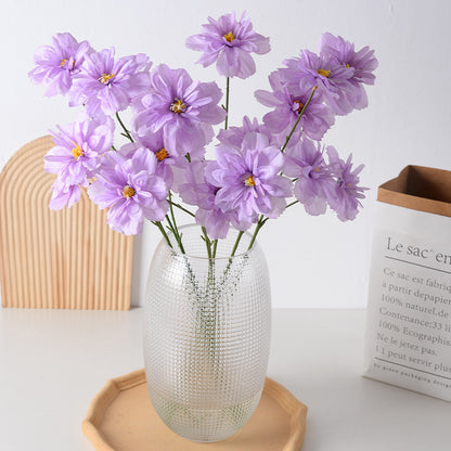 Dekorative Stoffblumenstielanordnung