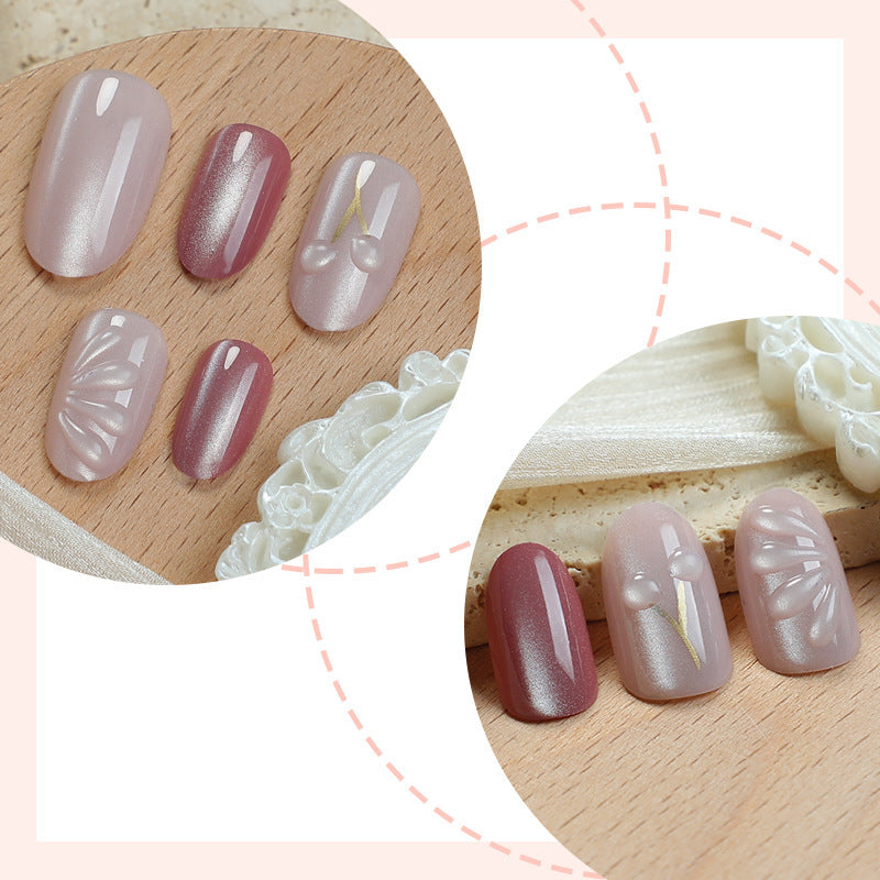 Kunstnagelset mit elegantem Hochglanz-Finish und kreativen Verzierungen Brehn