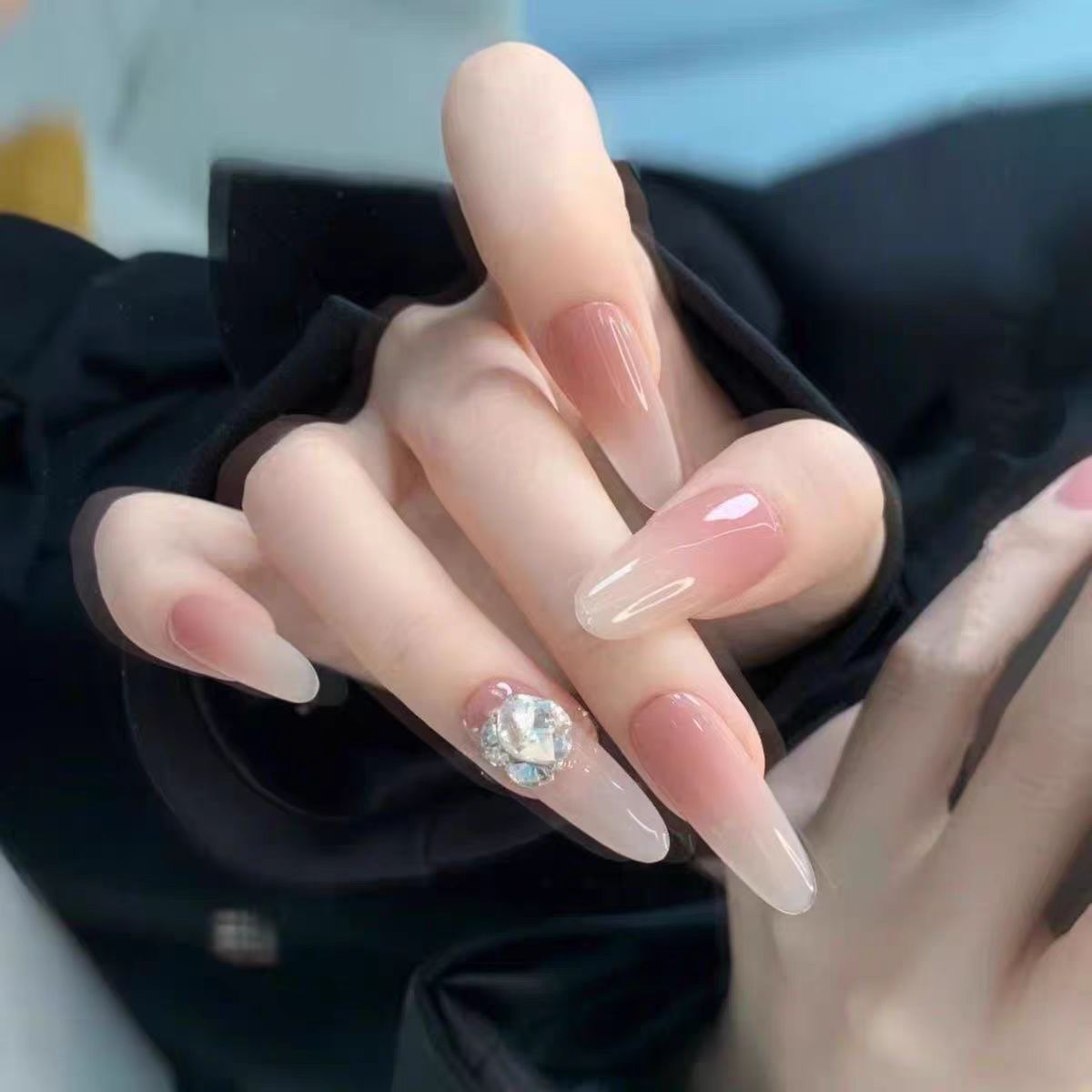 Kreatives Charakter-beschmücktes Press-On-Nagelset Brehn