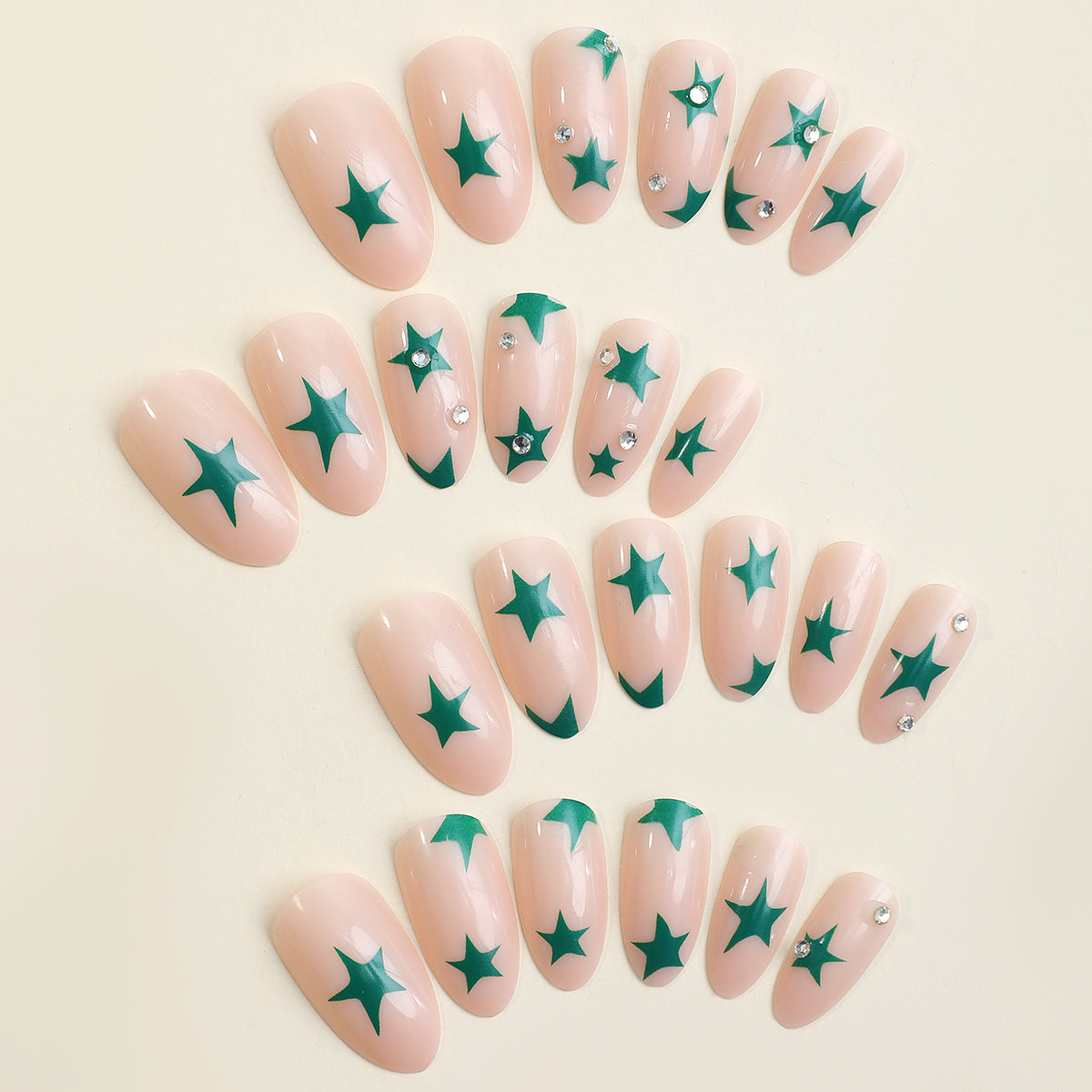 Dekoratives Press-On Nagelkunstset mit Sternmustern Brehn
