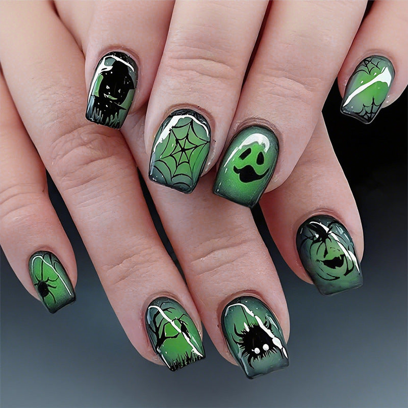 Kunstnagelset mit gruseligen Halloween-Motiven und ausgezeichnetem Tragekomfort Brehn