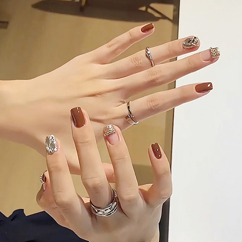 Kunstnagelset mit Funkelnden Kristall- und Glitzerakzenten Brehn