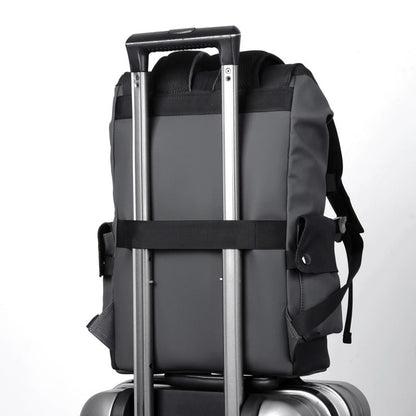 Vielseitiger Rolltop-Reiserucksack