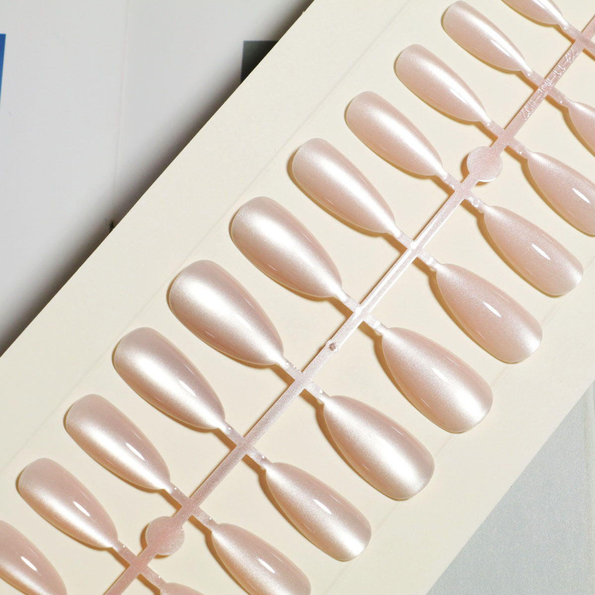 Glitzerndes Stiletto Press-On Nail Set Brehn