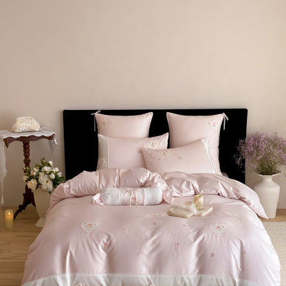 Luxuriöses satinbesticktes Herz-Kissenbezug-Duvet-Cover-Set mit dekorativem Bolster und Kissenbezügen