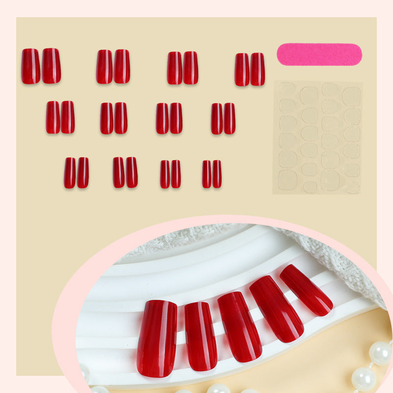Kunstnagelset mit klassischen und eleganten Designs Brehn