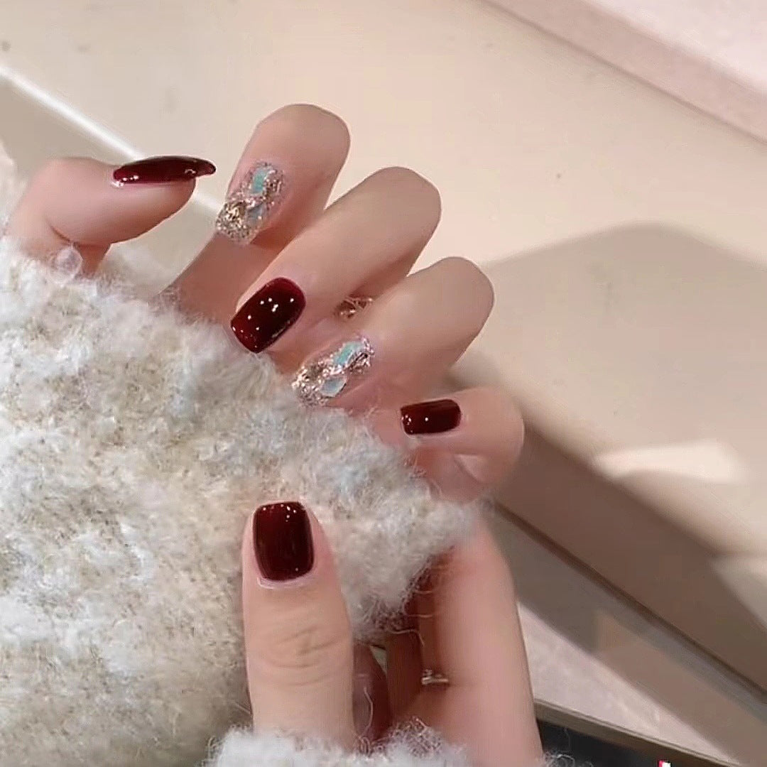 Glamorous Accent Press-On Nail Set Brehn