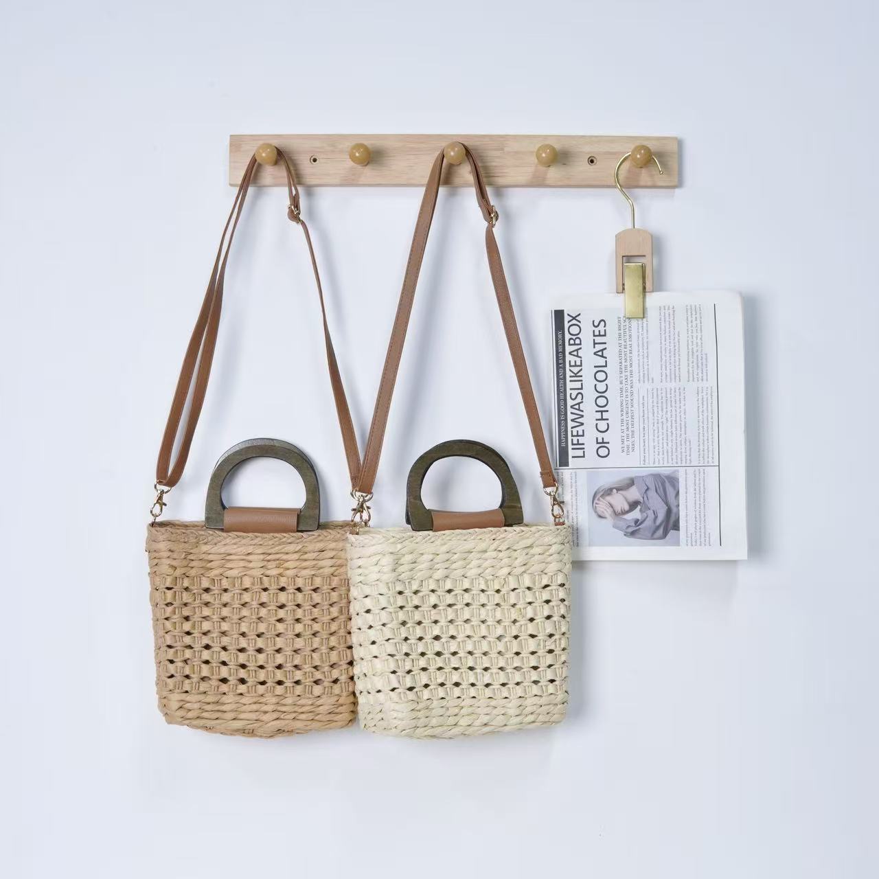 Handtasche Aus Geflochtenem Naturmaterial mit Komfortabler Schultertragevorrichtung Brehn