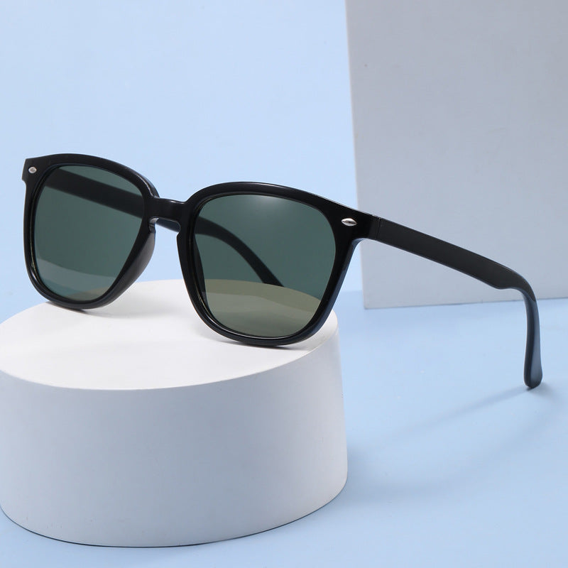 Damen zeitgenössische Sonnenbrille mit elegantem Schilddesign Brehn