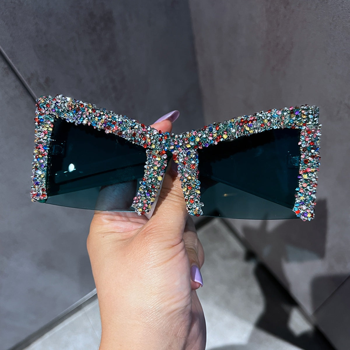 Damen Glamouröse Oversized-Sonnenbrille mit funkelndem Kristallrahmen Brehn