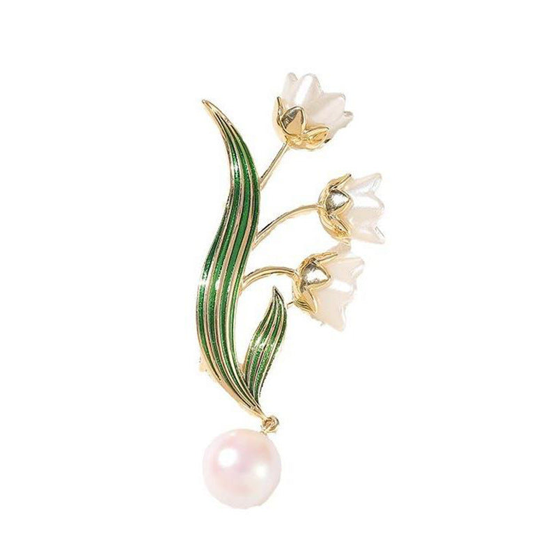 Elegante Blütenbrosche mit Perlenanhänger Brehn