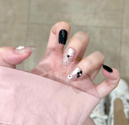 Künstlerisch thematisches Press-On Nageldesign Brehn
