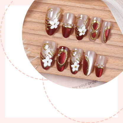 Kunstnagel-Set mit floralen Mustern und Glamourösen Akzenten Brehn