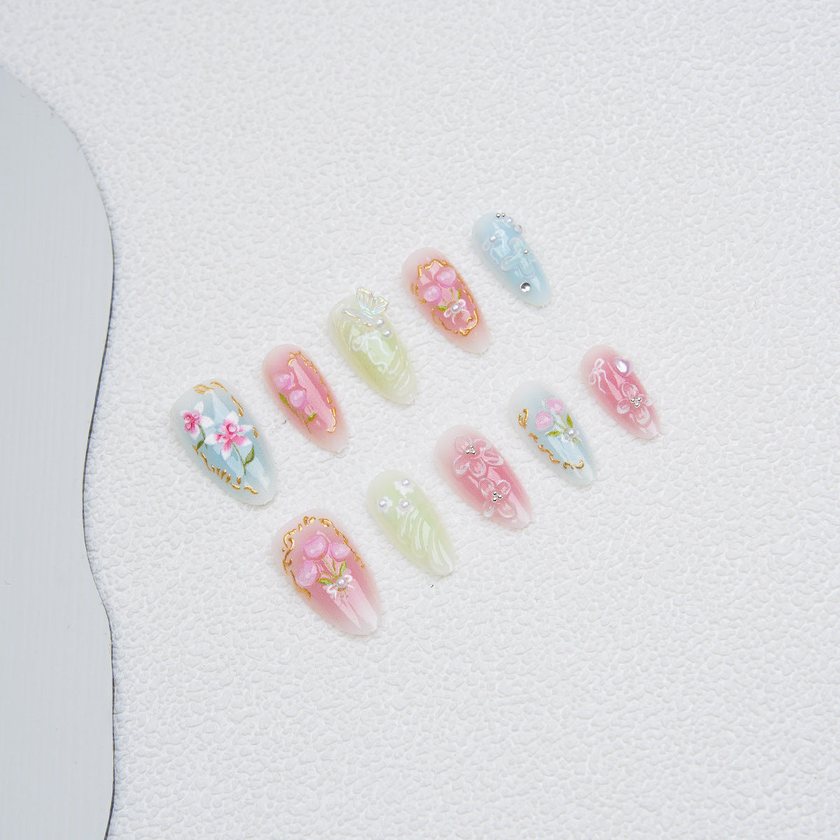 Kunstvolle Nagelsets Brehn