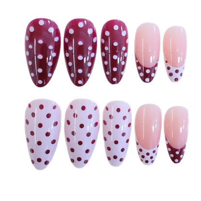 Trendiges Polka Dot Nagelkunstset Brehn