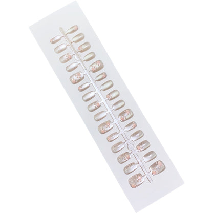 Künstlerisches Press-On Nageldesign