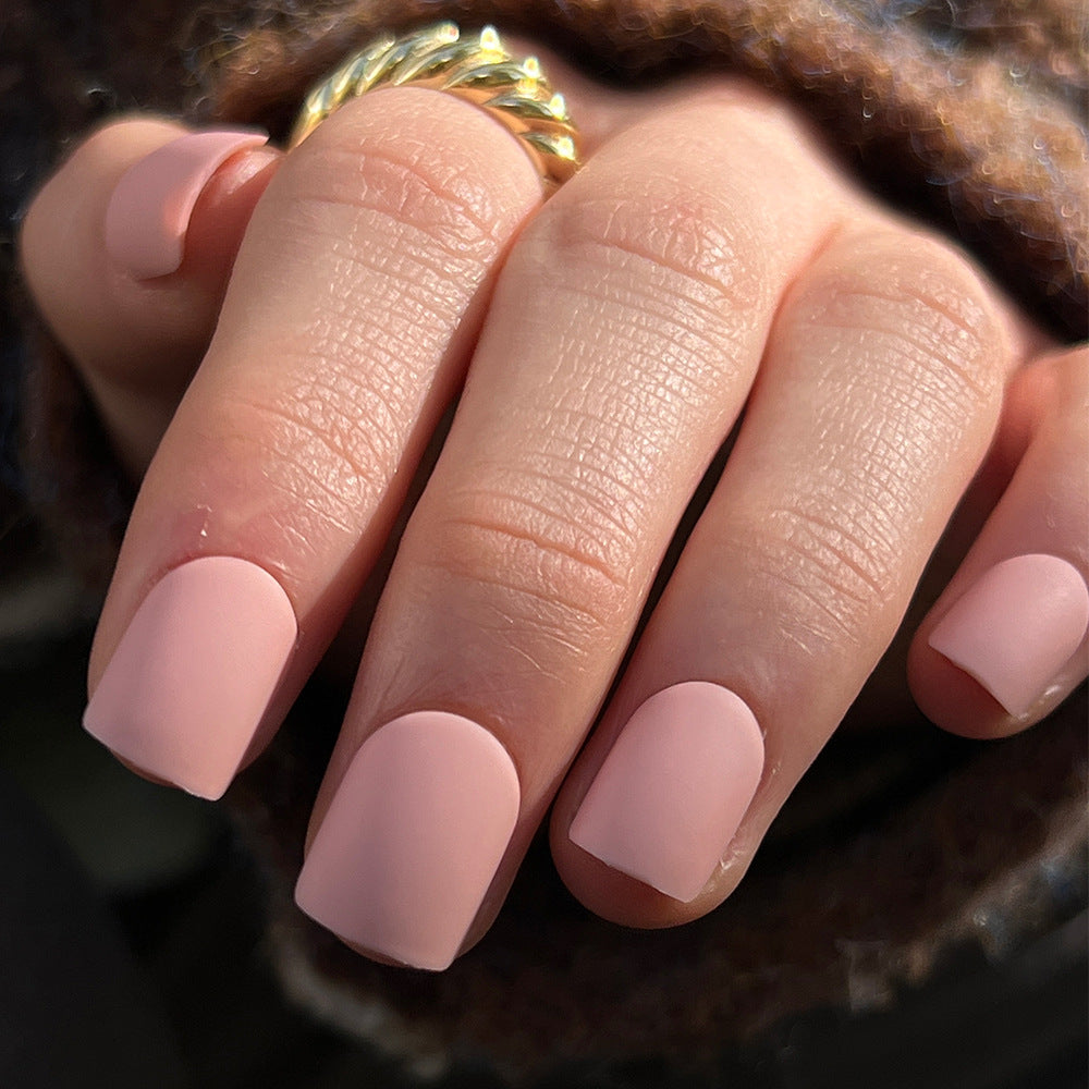Künstliche Nagelkunst mit mattem Finish Brehn