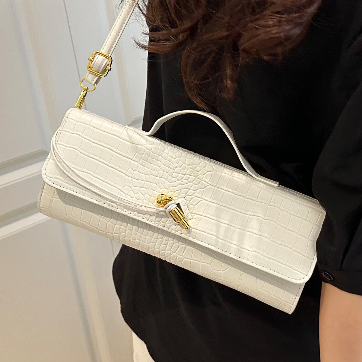 Elegante Handtasche mit Krokodiltextur