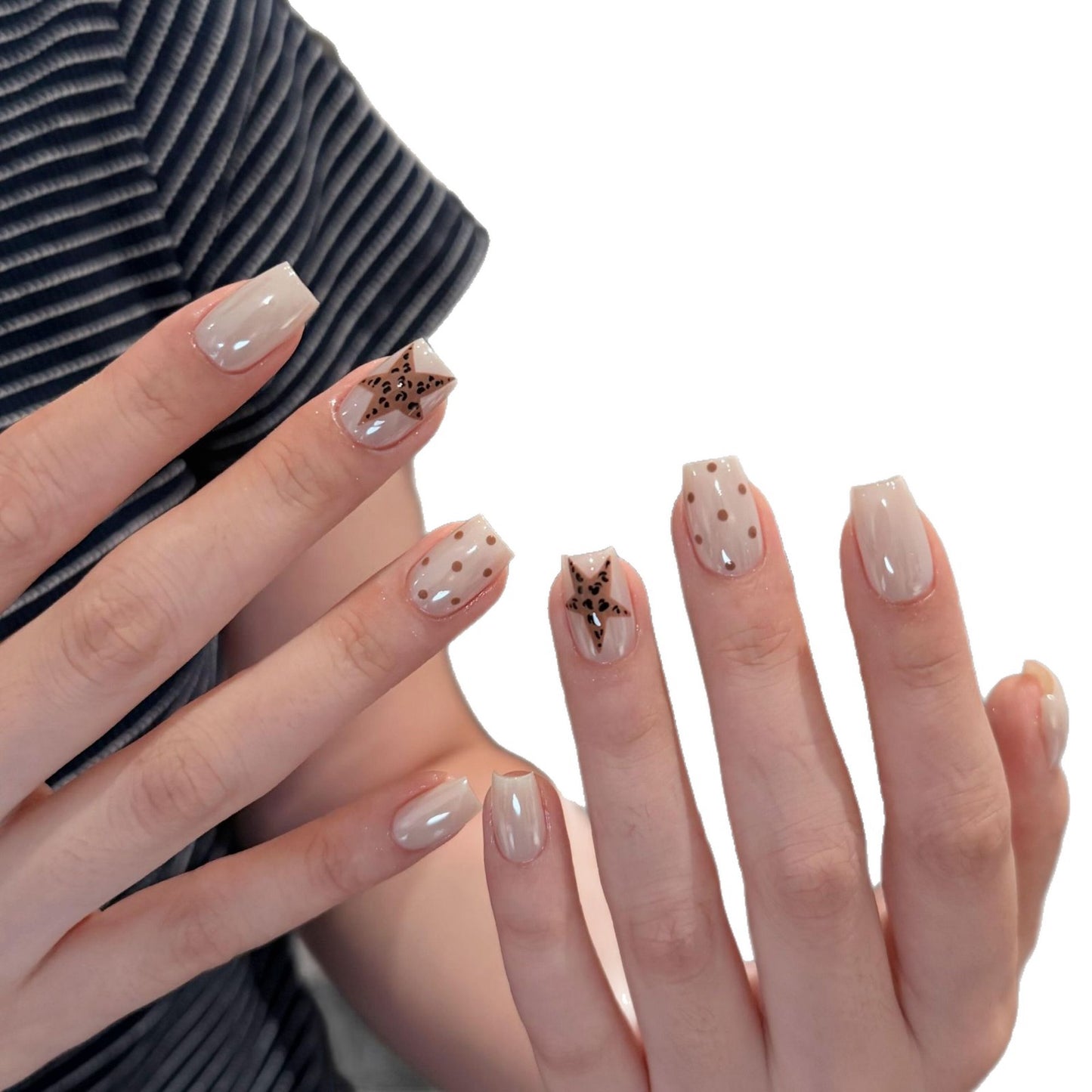 Kunstnagelspitzen mit Trendy Tiermustern Brehn