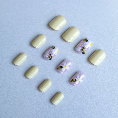 Künstlerisches von Bienen inspiriertes Nail Art Kit